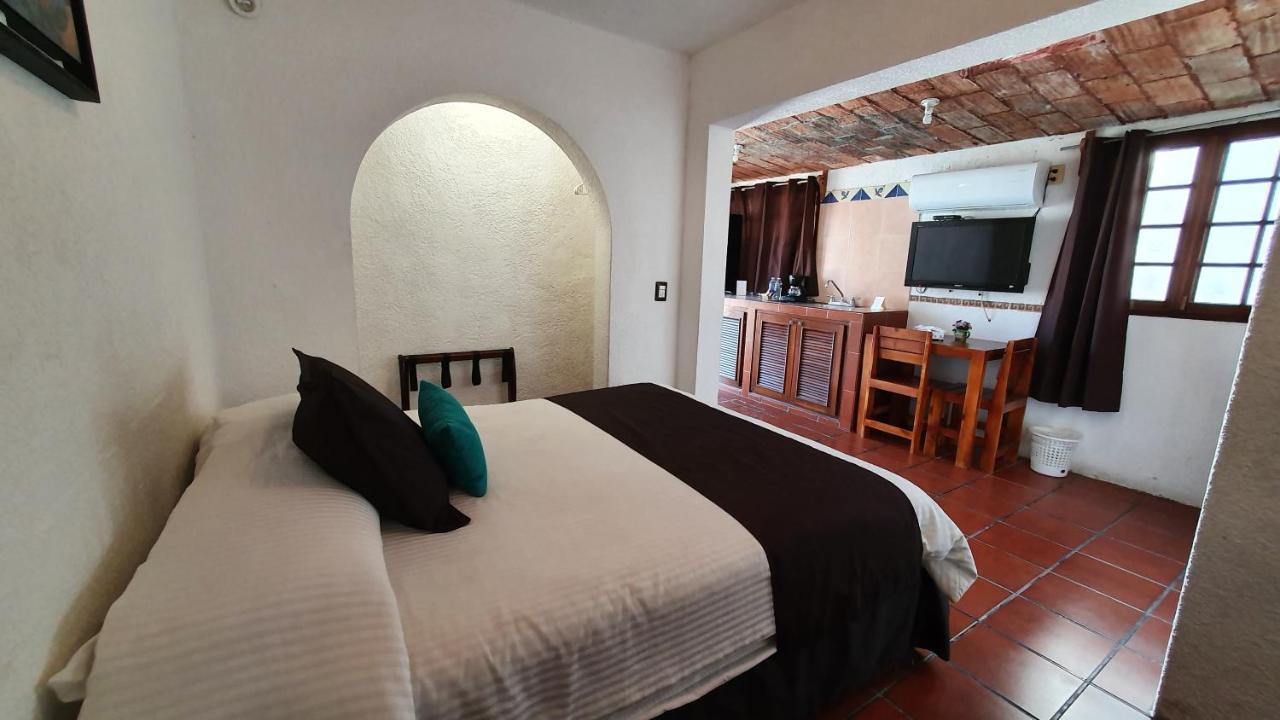 Hill House Mazatlan - Bed & Breakfast Exterior photo