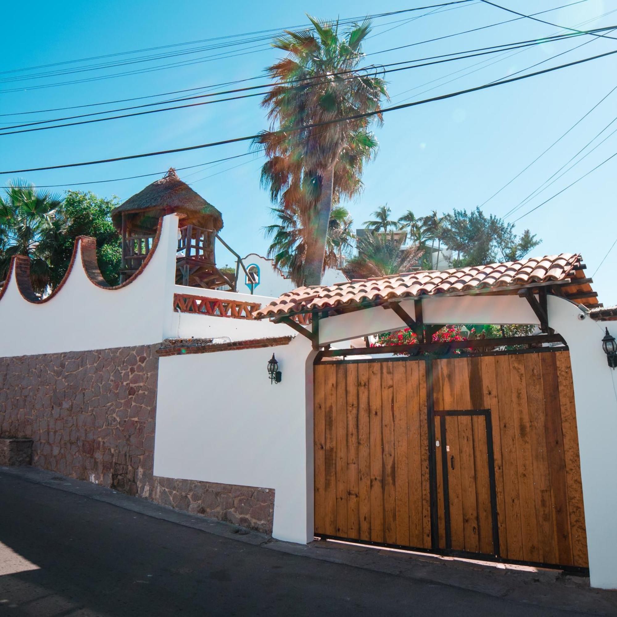 Hill House Mazatlan - Bed & Breakfast Exterior photo